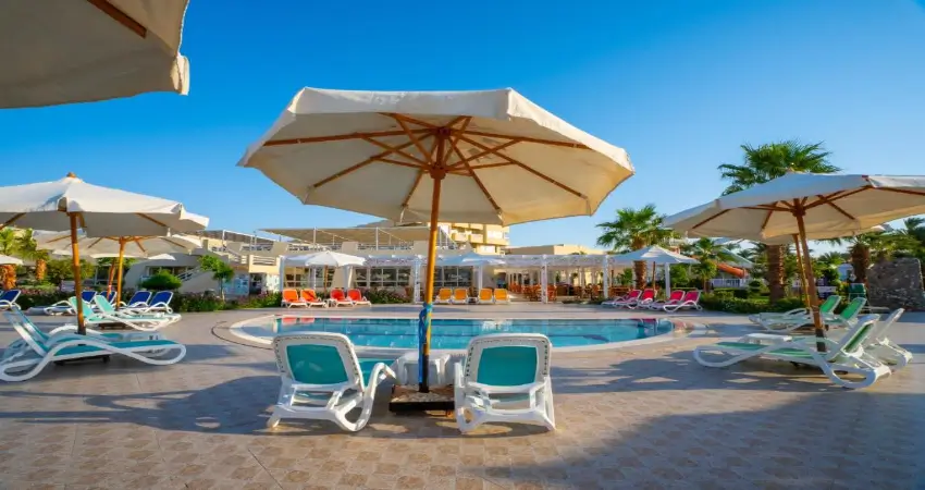 Seven Seas Jolie Bay view 3