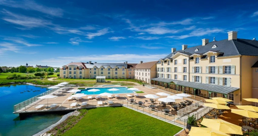 A modern apartment-style stay close to Disneyland Paris and the heart of Marne-la-Vallée view 3