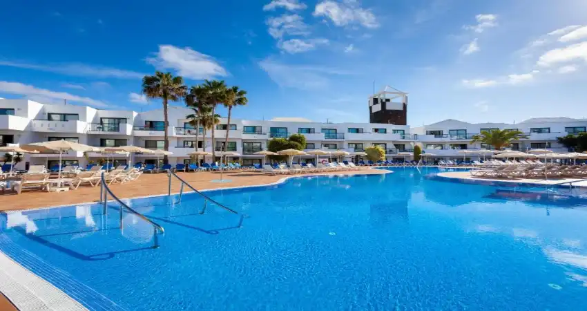 THB Lanzarote Beach view 2