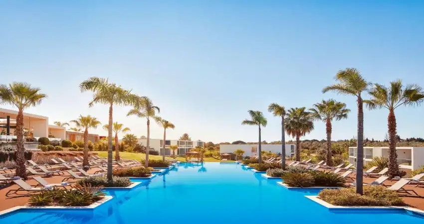 A stylish family-focused Algarve retreat near Alvor’s golden coastline view 2