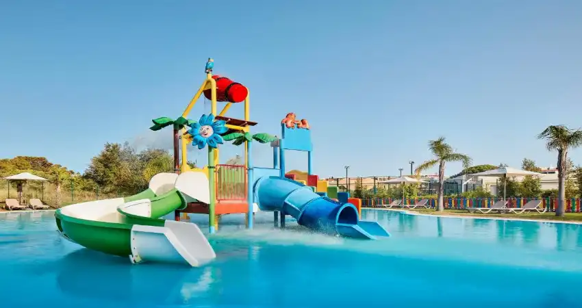 A stylish family-focused Algarve retreat near Alvor’s golden coastline view 3