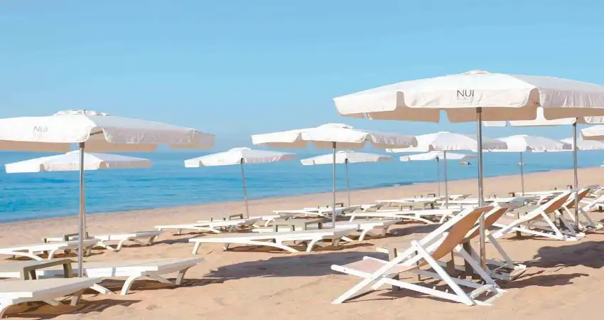 Beachside comfort and relaxed Mediterranean living in Calella view 3
