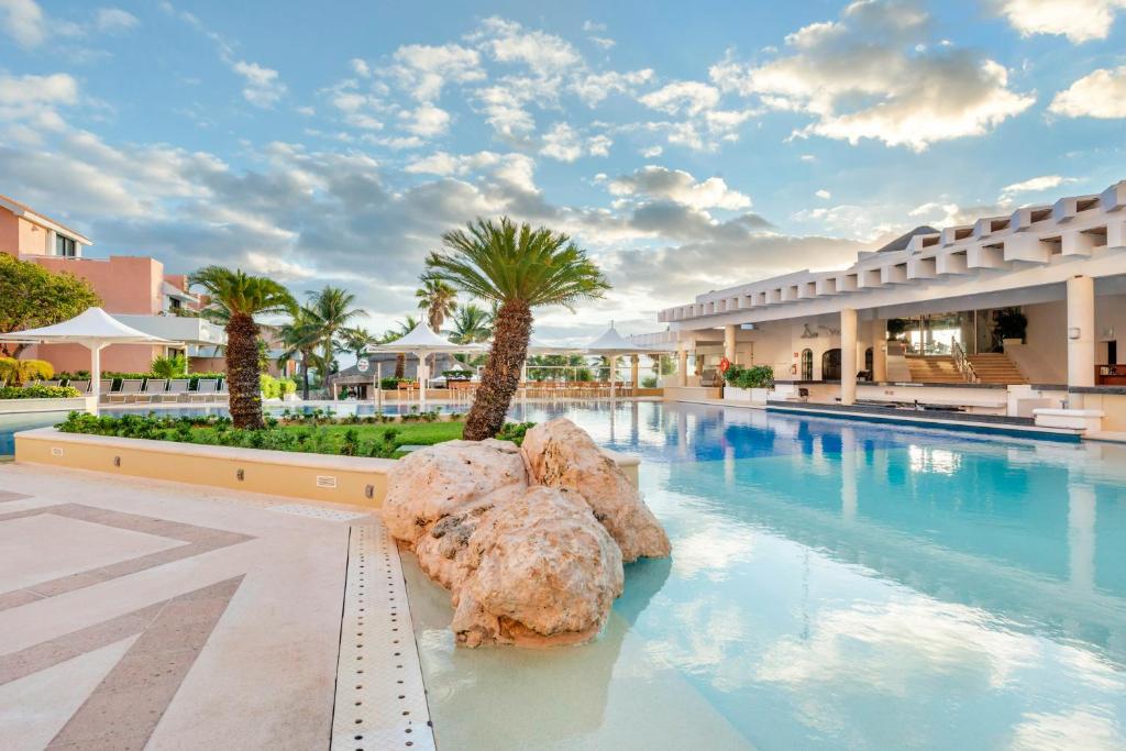 Wyndham Grand Cancun All-Inclusive Resort & Villas view 2